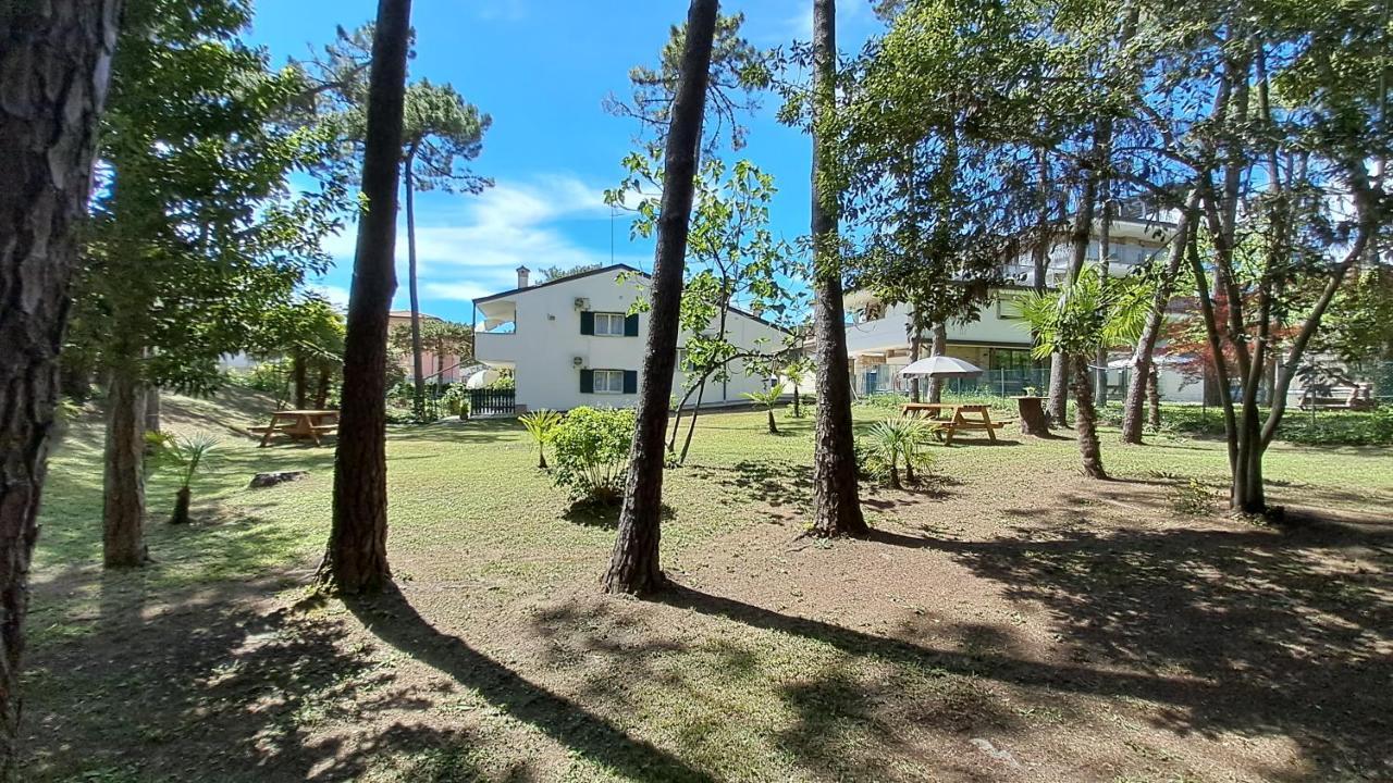 Villa Barbara Fra I Pini Lignano Sabbiadoro Eksteriør bilde